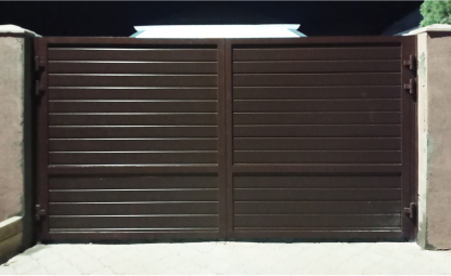 Распашные ворота с калиткой